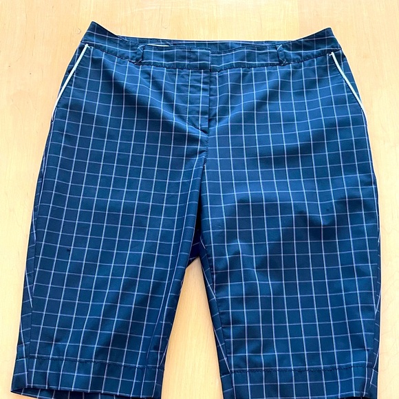 ANNIKA CUTTER & BUCK SHORTS - Picture 1 of 3